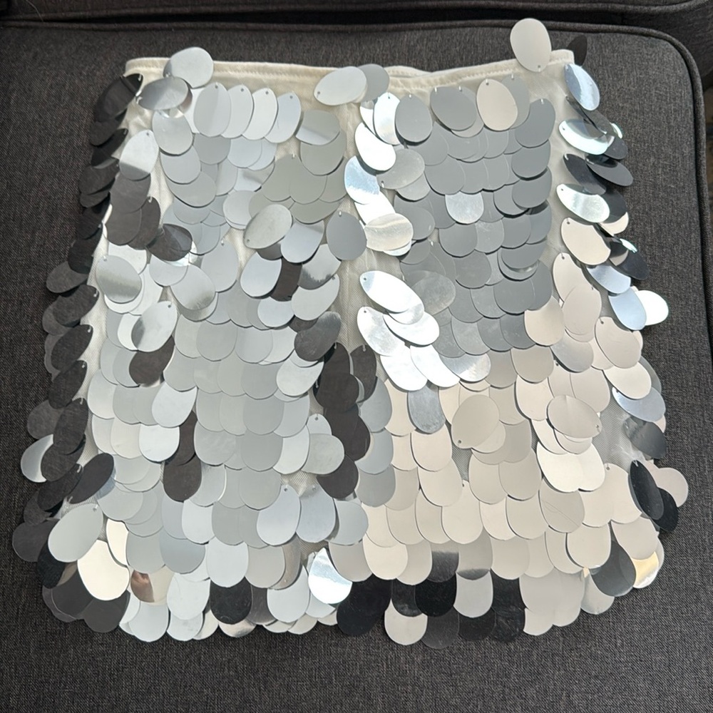 Silver Sequin Mini Skirt Size Medium - Picture 2 of 10